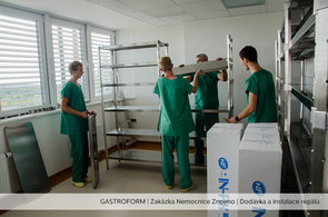 Montáž regálů v nemocnici Znojmo